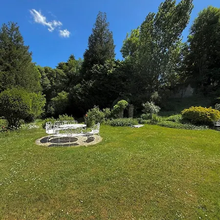 Charming House With Pool And Private Forest 펜션