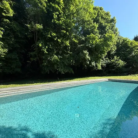 Charming House With Pool And Private Forest 펜션 *